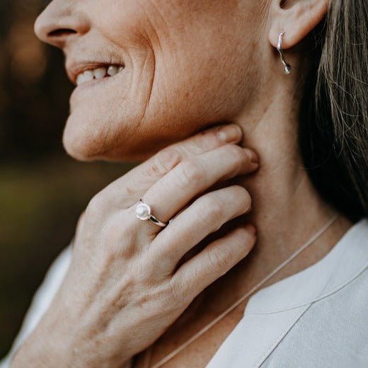 Embrace the simplicity and sophistication of this stunning piece, perfect for any occasion