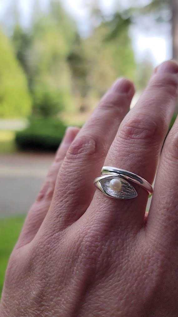 Callie freshwater pearl cala lilly ring on hand