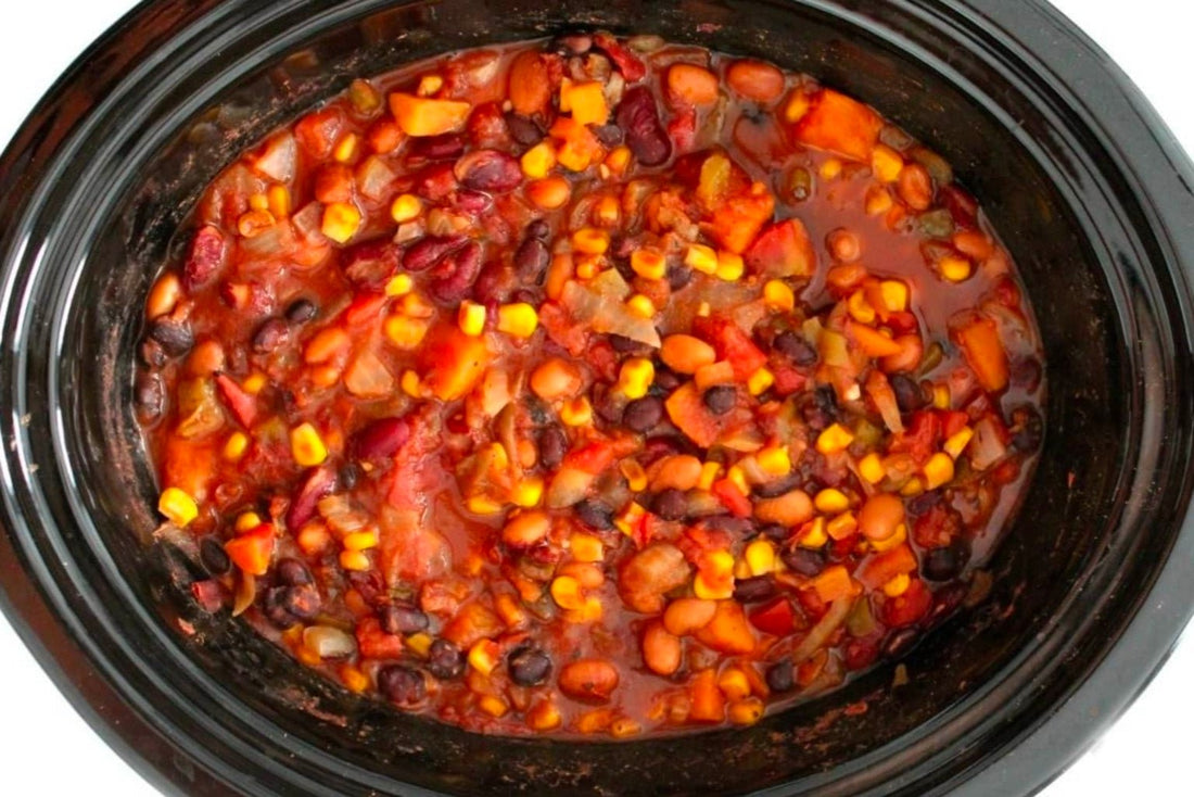 Easy Slow Cooker Vegetarian Chilli - Joie Designs