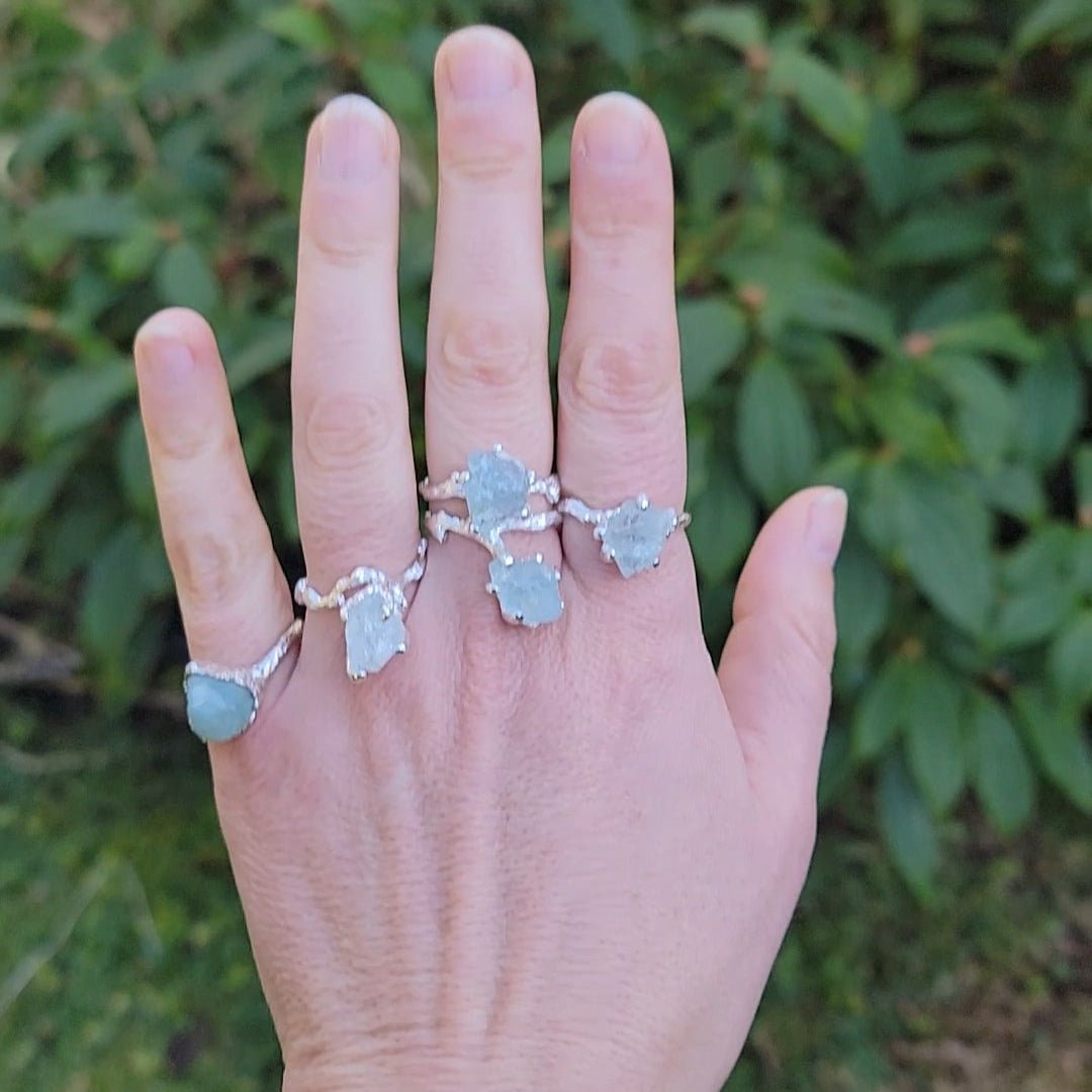 An Adjustable Solitaire Ring Made of Raw Aquamarine Silver