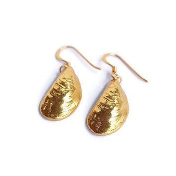gold mussel shell earrings