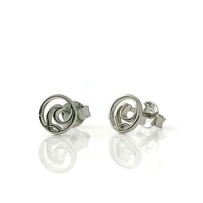 925 Sterling Silver round charm with a wave inside design stud earring with white background